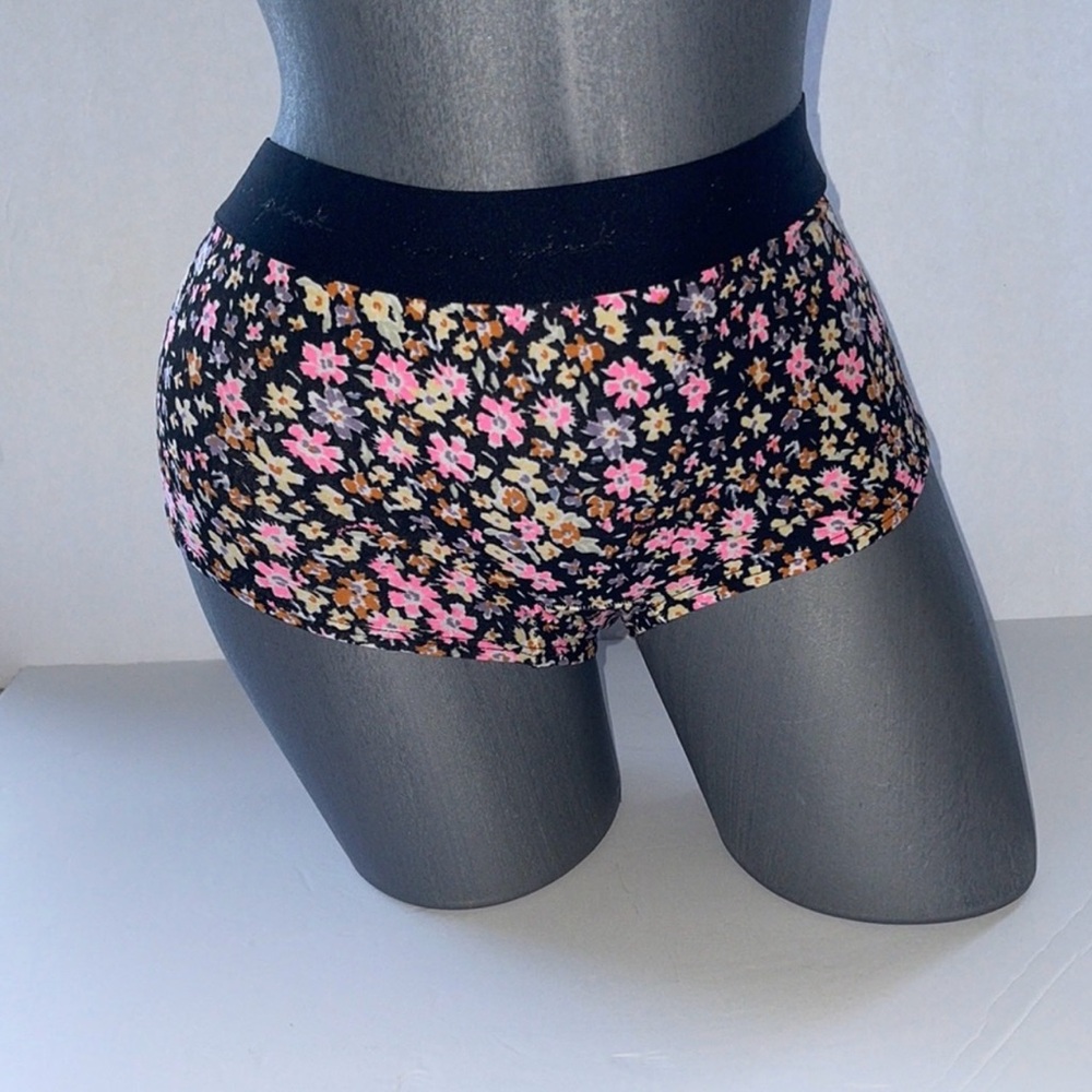 Victoria’s Secret Pink Boyshort Shortie Underwear panty. Size large . NWT